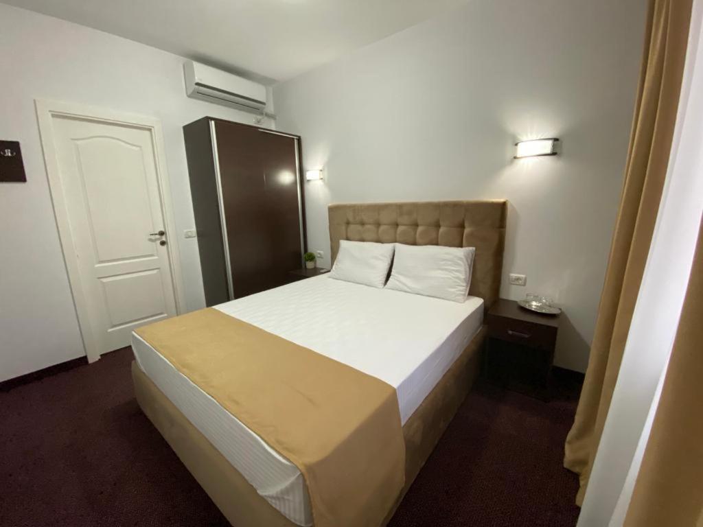 Hotel Prestige House Tulcea Exterior foto