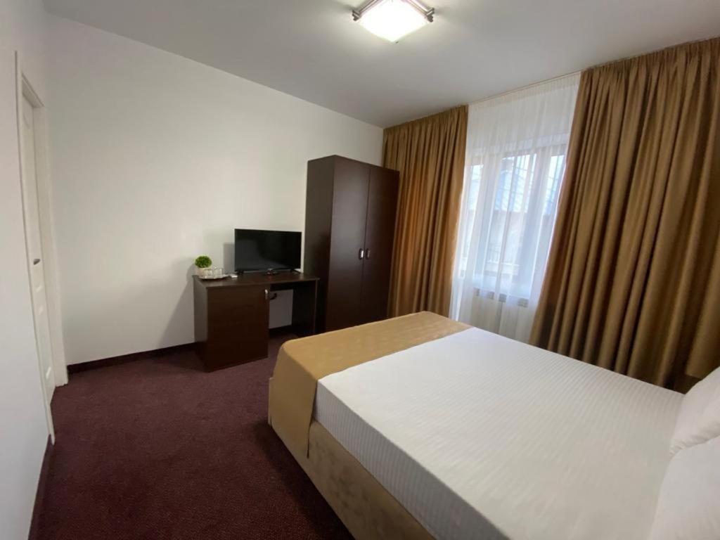 Hotel Prestige House Tulcea Exterior foto